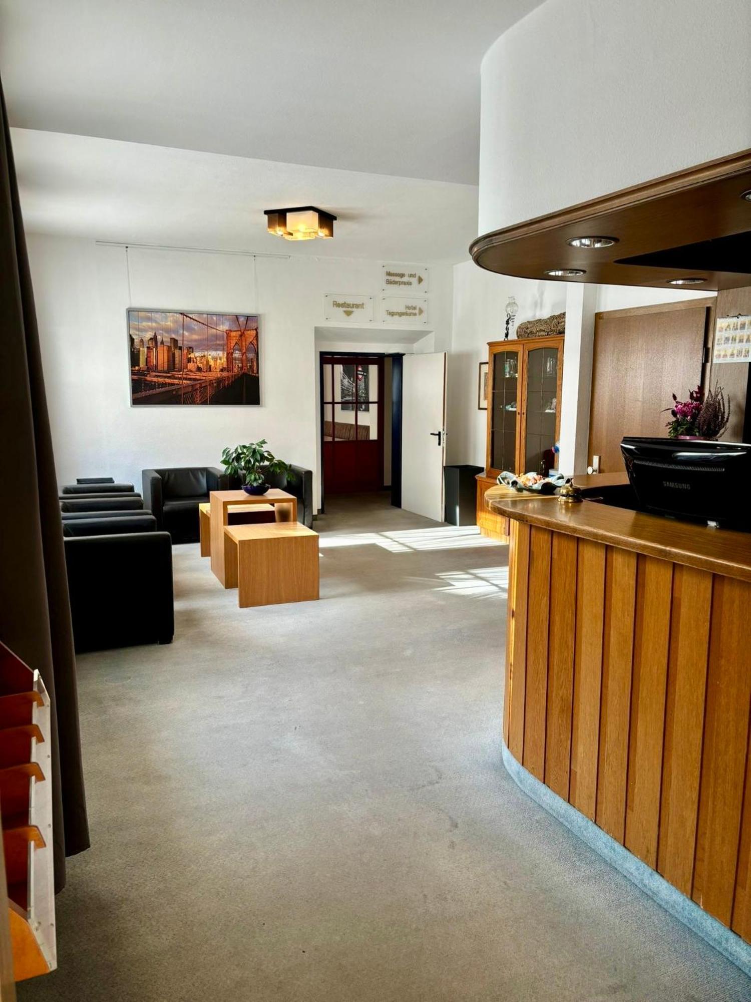 Adamidis Hotel Altenmedingen Exterior photo