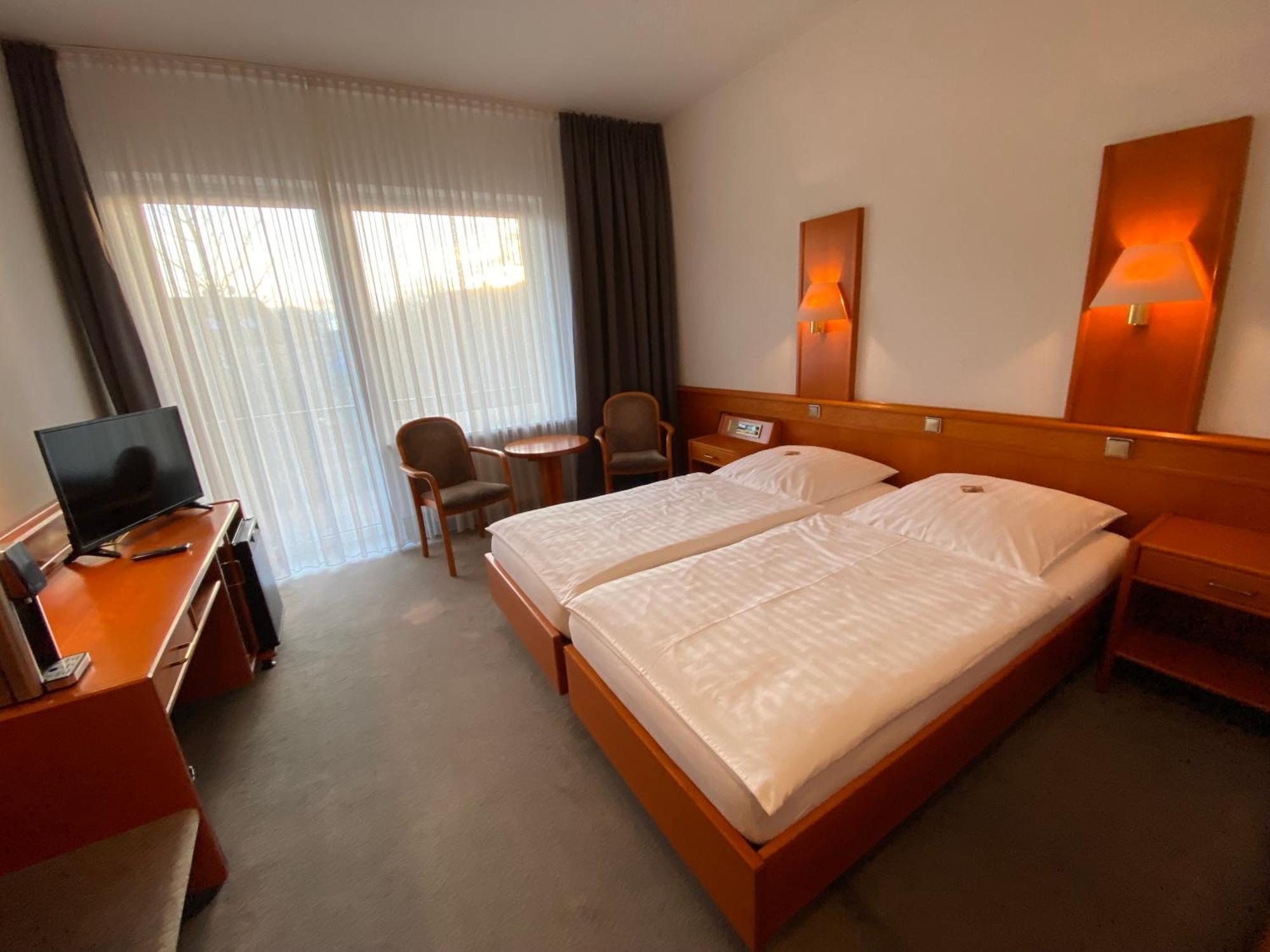 Adamidis Hotel Altenmedingen Exterior photo